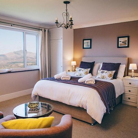 Ferlas Bed And Breakfast Penrhyndeudreath Dış mekan fotoğraf