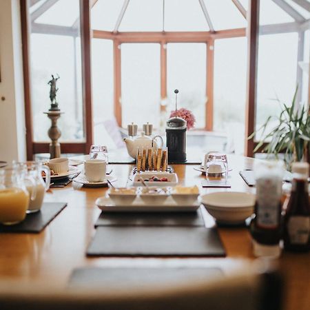 Ferlas Bed And Breakfast Penrhyndeudreath Dış mekan fotoğraf