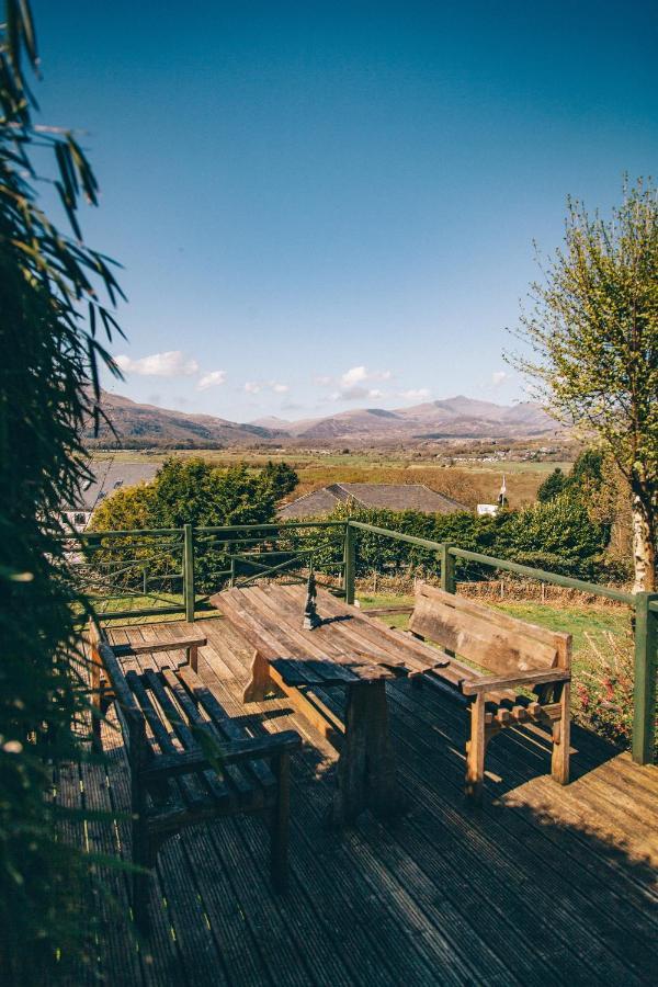 Ferlas Bed And Breakfast Penrhyndeudreath Dış mekan fotoğraf